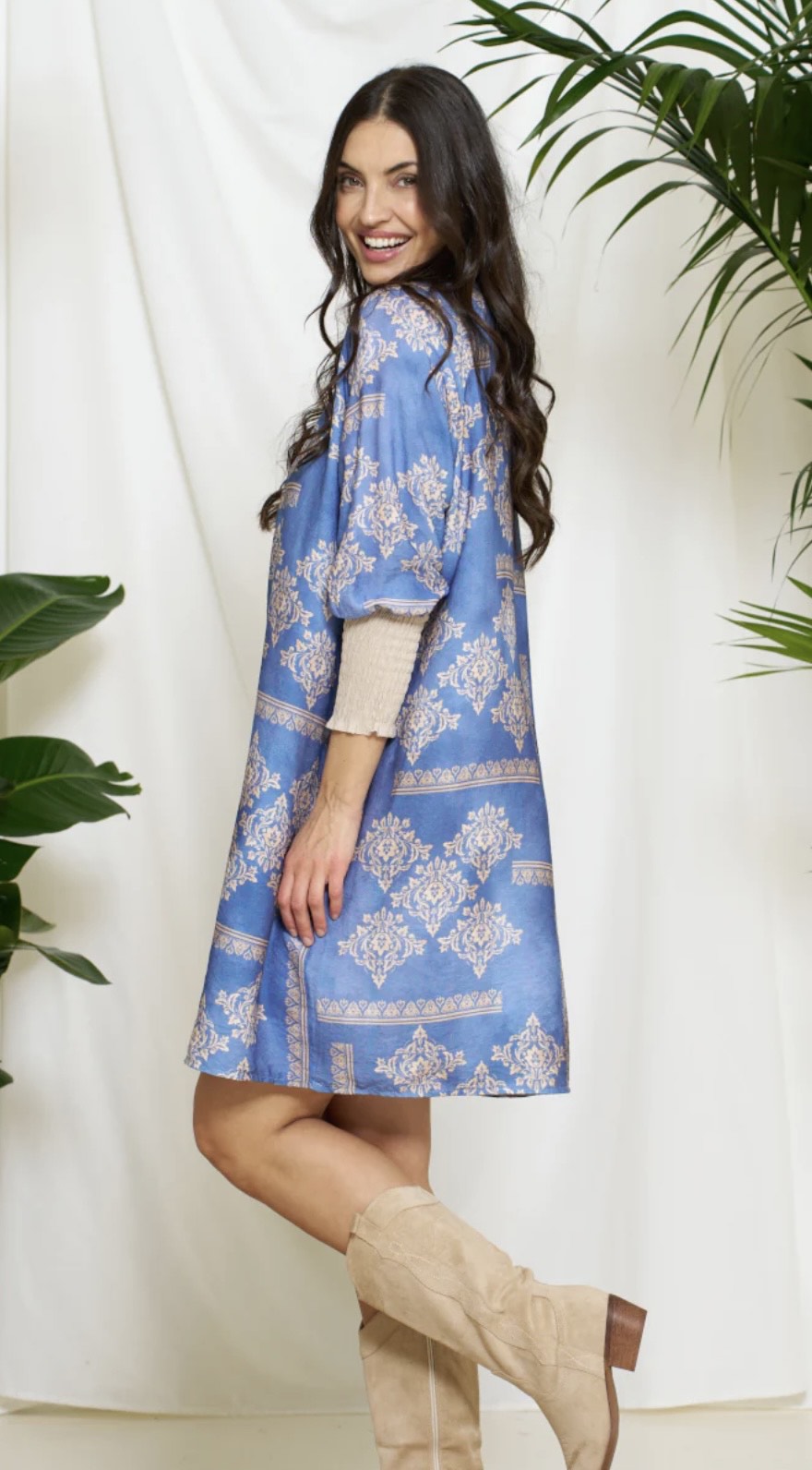 MdcEva Dress 5378 fra Marta du Chateau i feminin stil