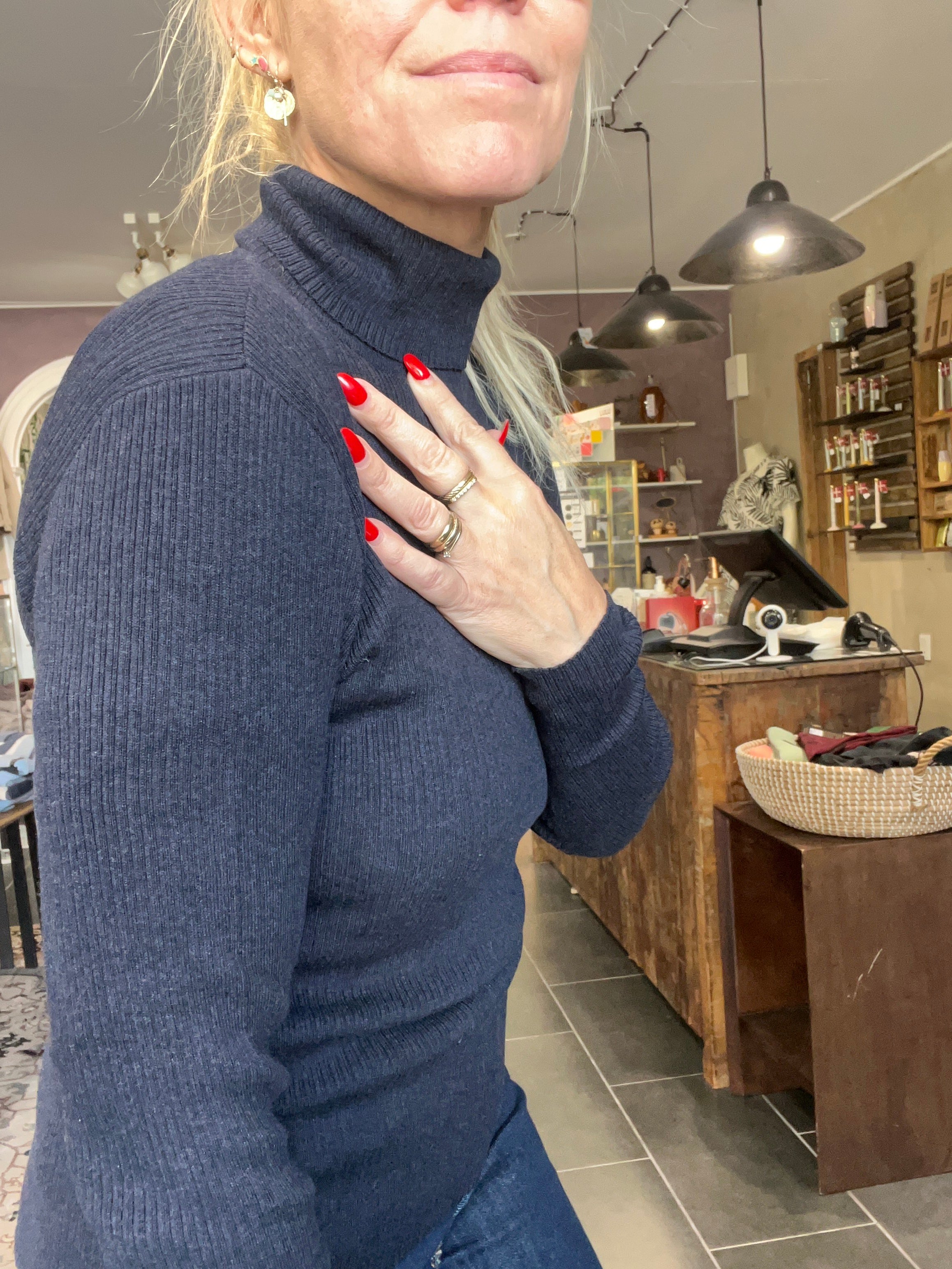 Mansted Tilda rib rullekrave i økologisk bomuld – navy (fitted, langærmet)