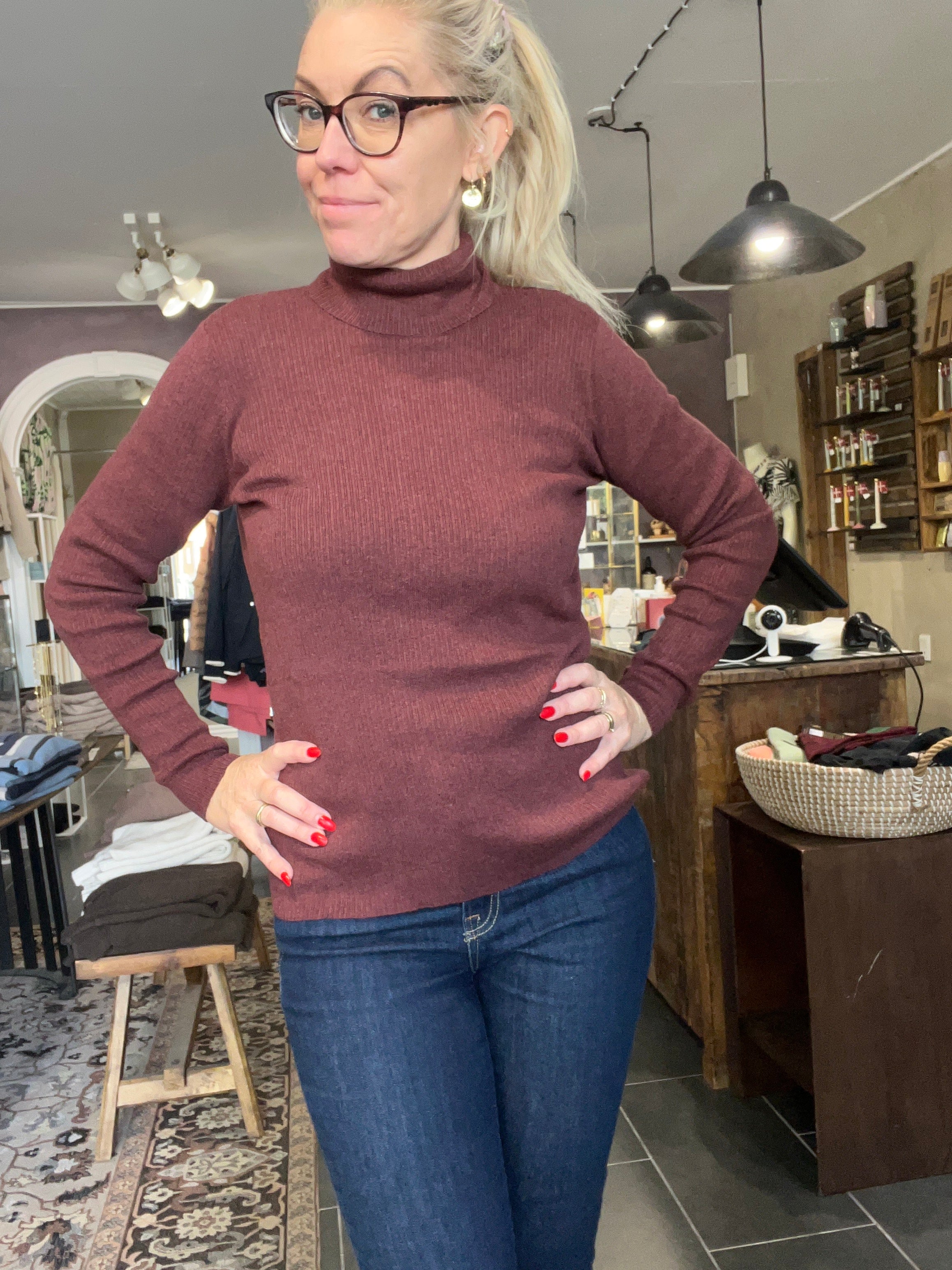 Mansted Tilda rib rullekrave i økologisk bomuld – farve Spice (fitted, langærmet)