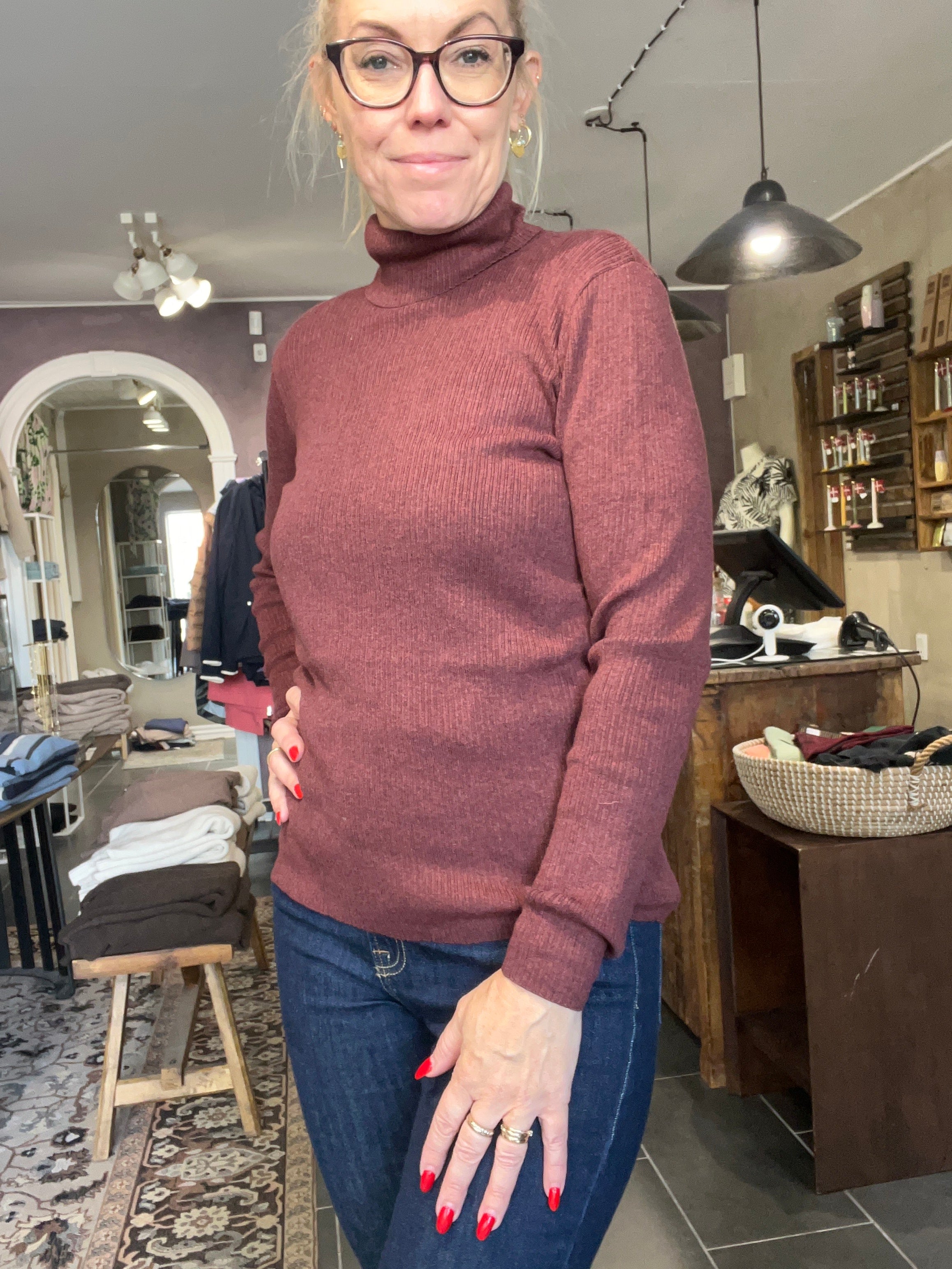Mansted Tilda rib rullekrave i økologisk bomuld – farve Spice (fitted, langærmet)