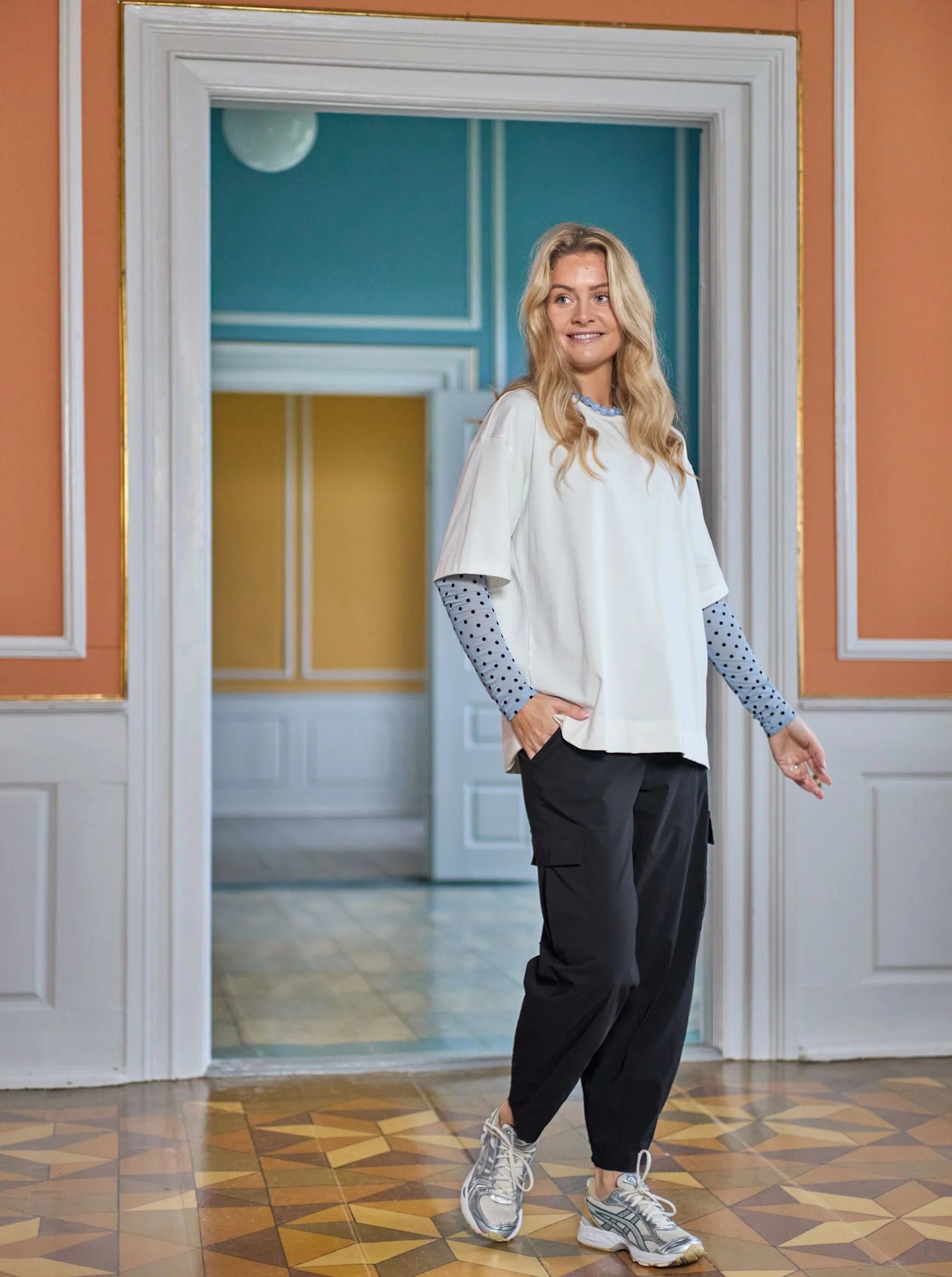 Black Colour Jennie mesh bluse jeans blue med prikker dame