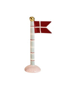 Håndlavet keramikflag 19 cm – Speedtsberg – Dansk flag i keramik til bordpynt & fest
