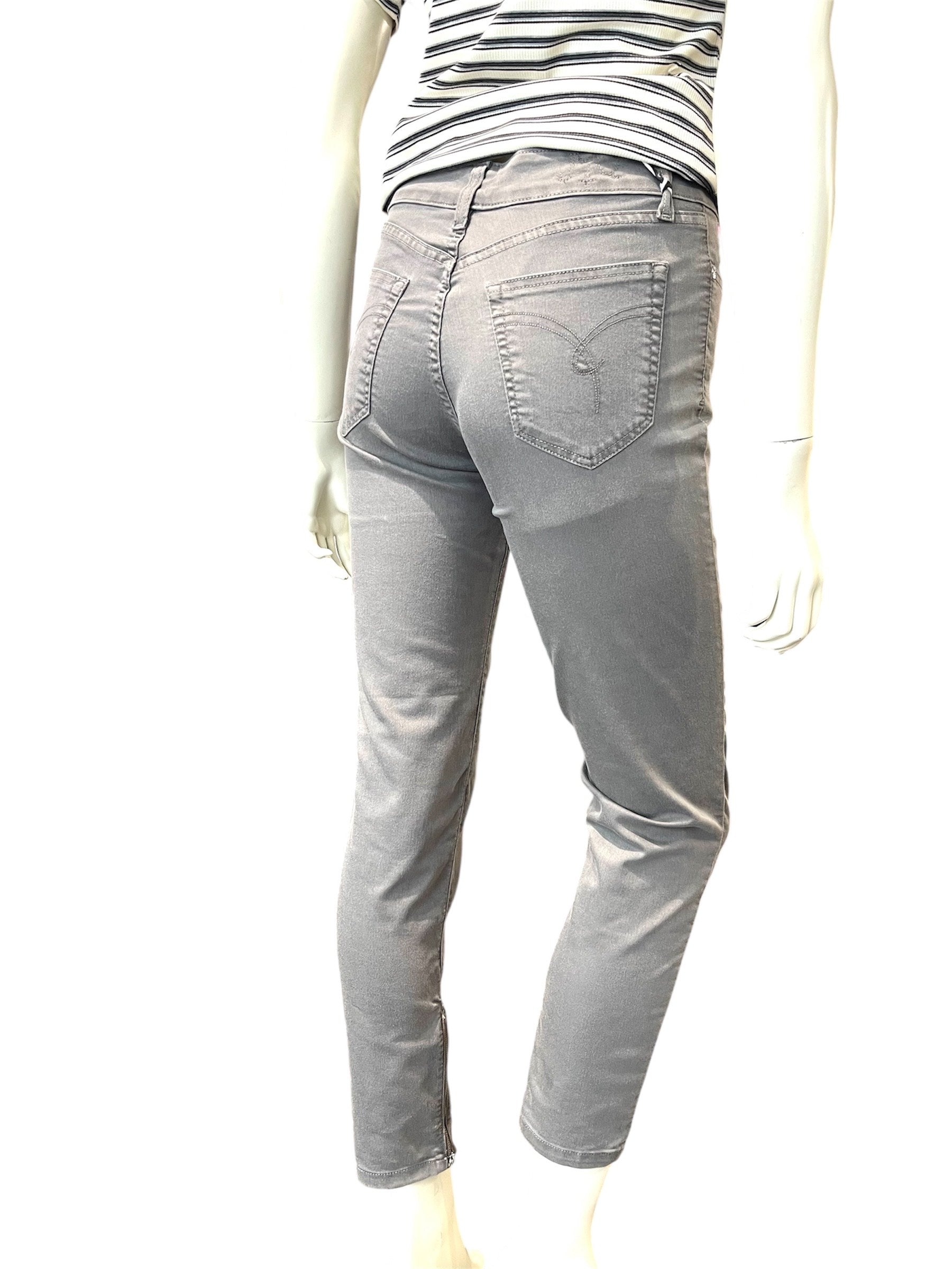 Capri buks fra Jonny Q – model P1390 Berlin i grå tech denim med lynlås