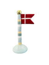 Håndlavet keramikflag 14 cm – Speedtsberg – Dansk bordflag i keramik til fest og pynt