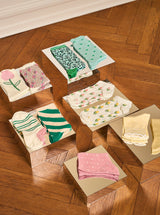 Elira strømper med blomst fra Black Colour i creme