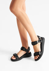 Woden sandal til kvinder med ergonomisk indersål