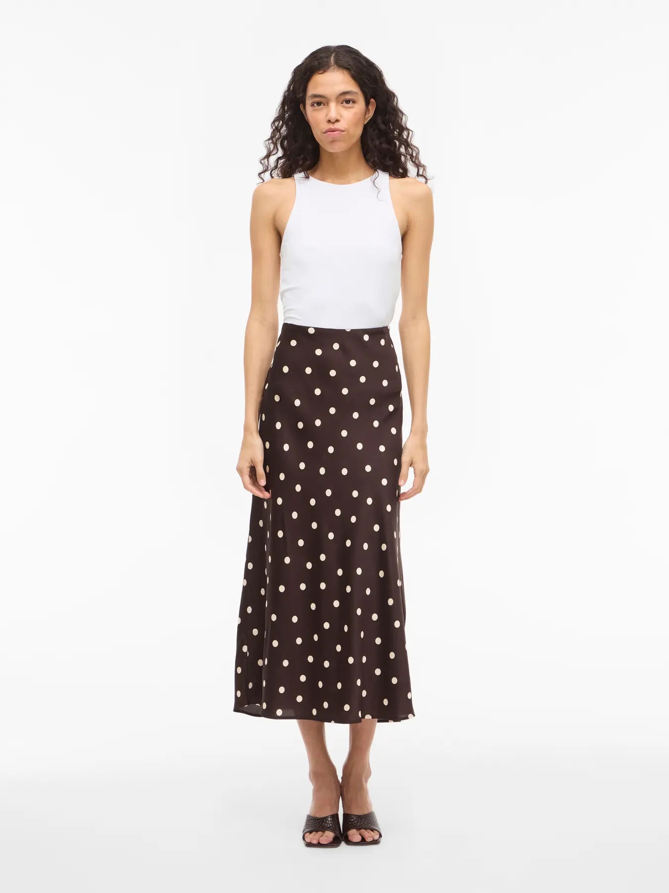 VILA VIELLETTE HW midi skirt i coffee bean sandshell dots – satin nederdel