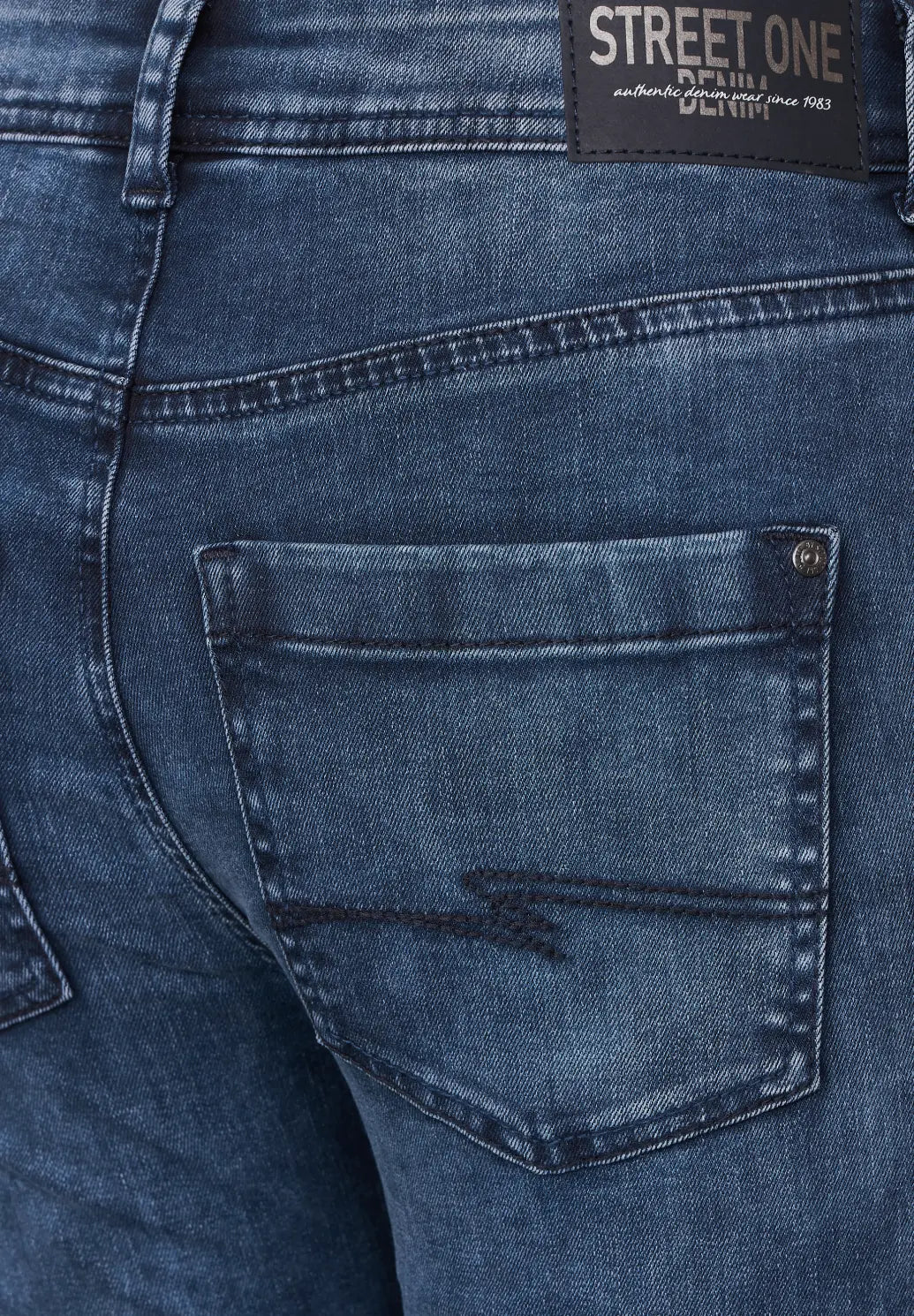 Detalje: dark indigo random wash, lynlås og to knapper – York HW 376542