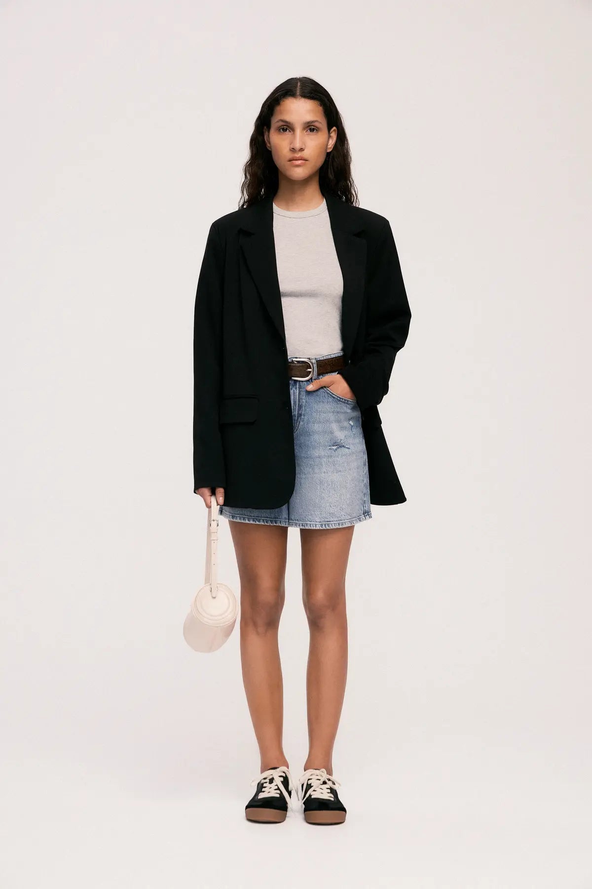 VILA VIVARONE Loose Blazer 14096218 i sort – loose fit, twill, knaplukning og forlommer