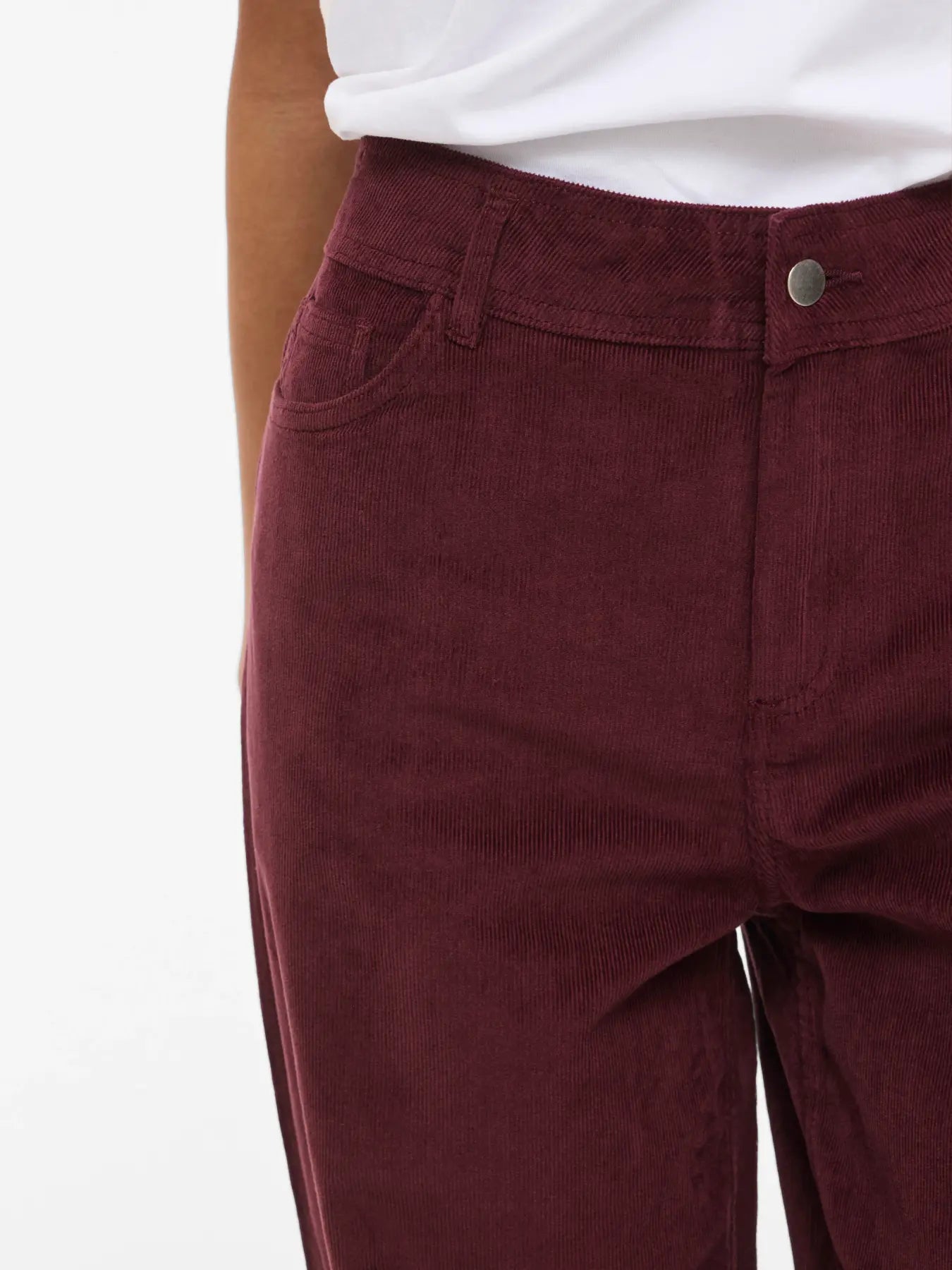 VIGUNA HW Corduroy Pants fra VILA i farven Plum Wine set forfra