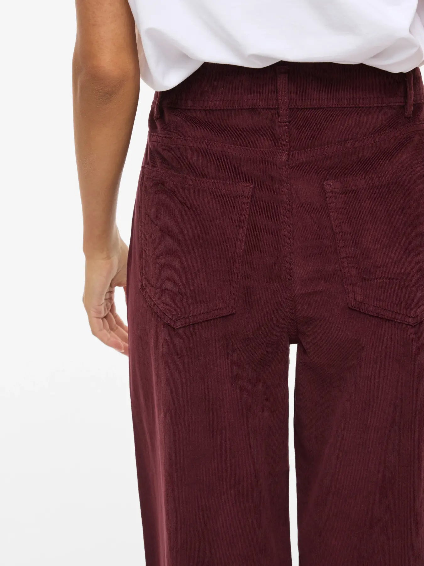 VILA fløjlsbukser med høj talje og loose fit i Plum Wine