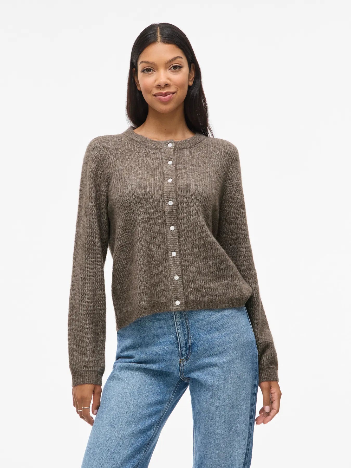 VILA VILORY cardigan i Falcon Melange – rund hals og knaplukning, regular fit.