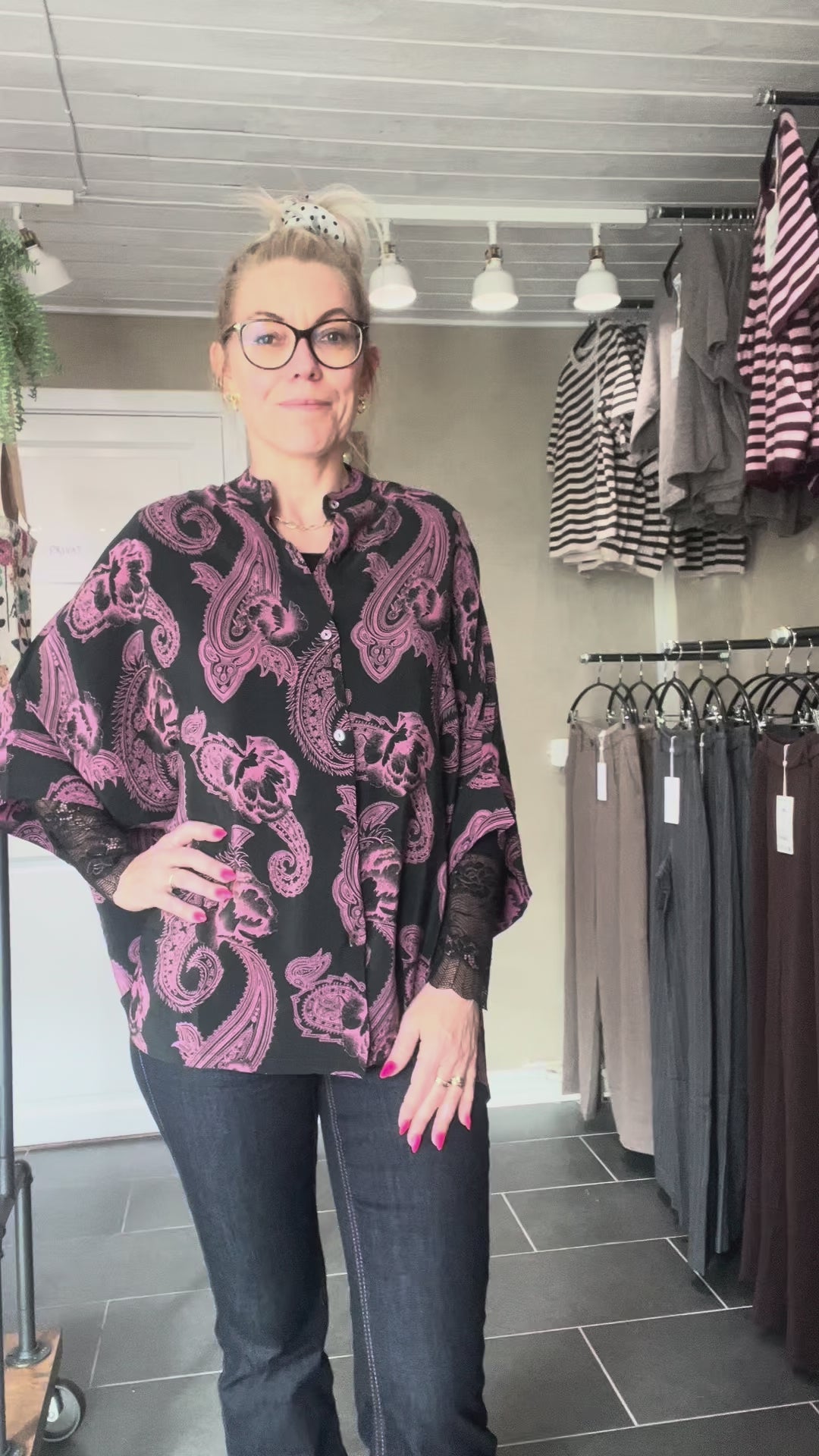 Cofur Denmark Diva Blouse sort og rosa i genanvendt indisk sarisilke