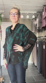 Cofur Denmark Diva Blouse petroleum i genanvendt indisk sarisilke