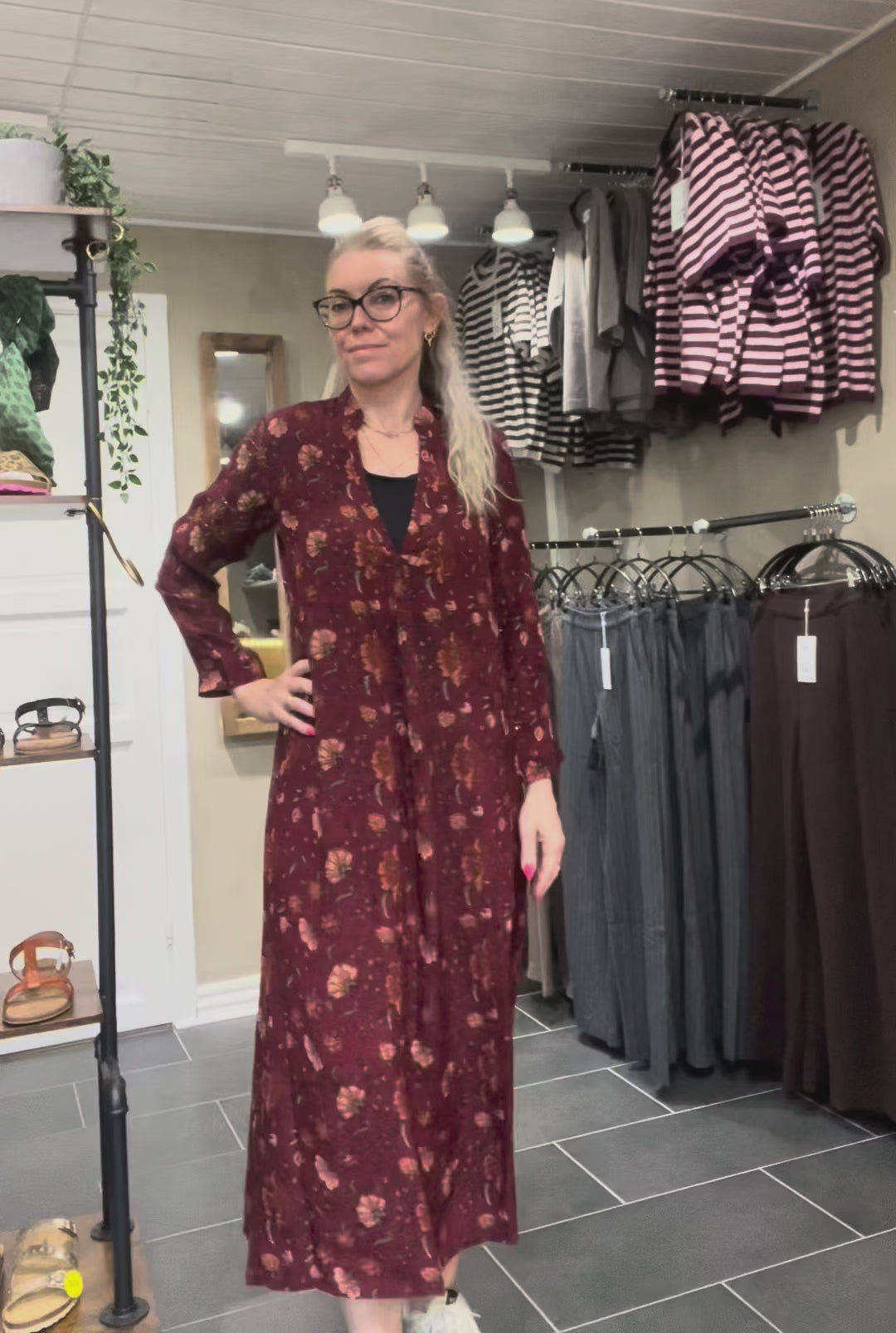 Cofur dyb rød kaftan i genanvendt indisk silke