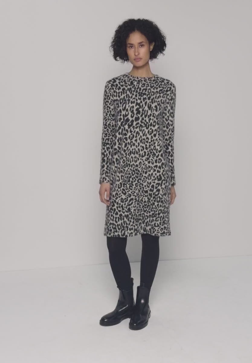 Street One knælang mønstret blød fluffy T-shirt kjole med turtleneck