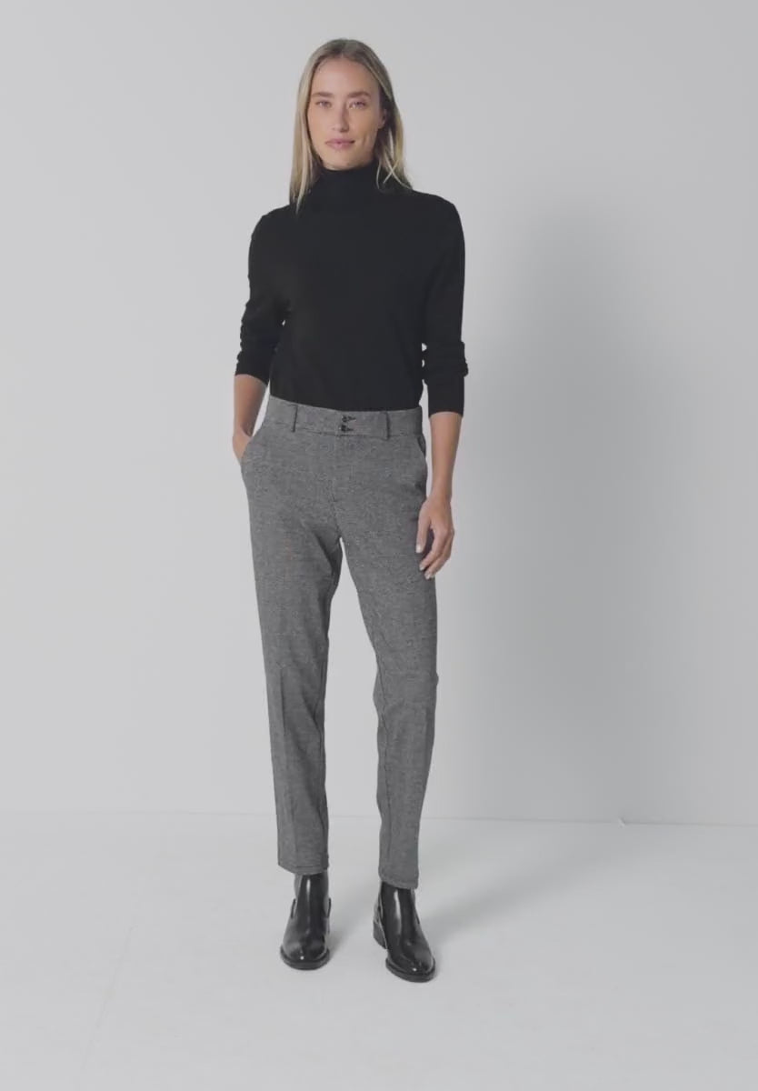 Street One chino bukser i sort jacquard