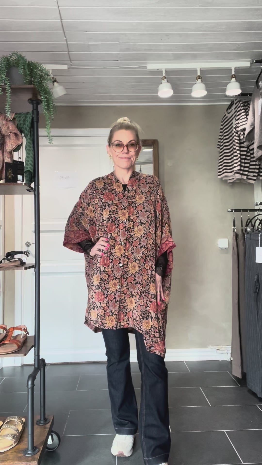Diva Tunika fra Cofur i genanvendt silke med blomstermønster