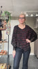 Cofur Denmark Poncho Blouse sort og rød i genanvendt indisk sarisilke