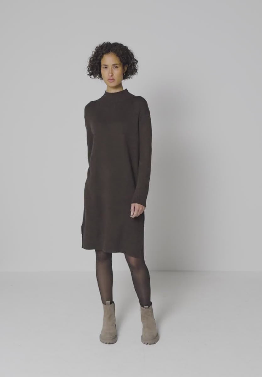 Street One mock neck midi strikkjole – Darkest Brown (144693)