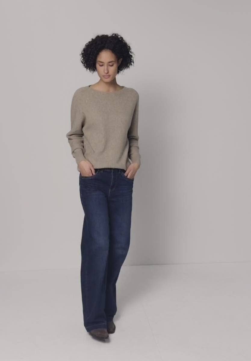Cosy Dolman sweater fra Street One i farven Mocha Glow – blød strik med U-bådsudskæring
