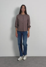 Street One ternet bluse i Warm Blush med flæsedetaljer